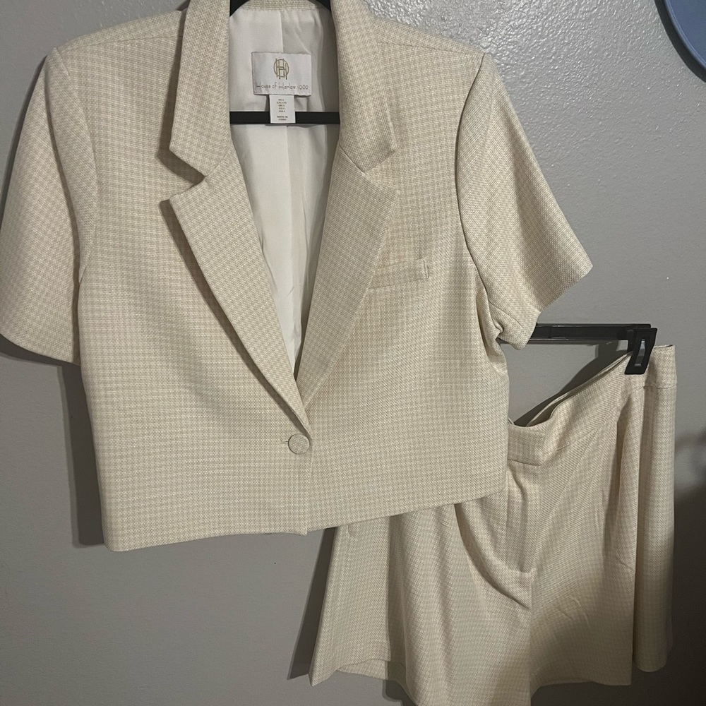 New House of Harlow 1960 Houndstooth Cropped Short Sleeve Blazer and shorts set